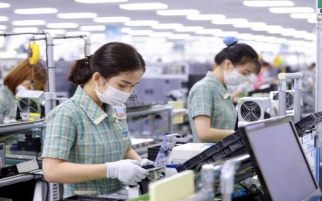 Đến giữa tháng 3, cán cân thương mại thặng dư gần 3 tỷ USD