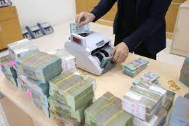 Tăng cường công tác tín dụng và triển khai chính sách cơ cấu lại thời hạn trả nợ và giữ nguyên nhóm nợ nhằm hỗ trợ khách hàng gặp khó khăn