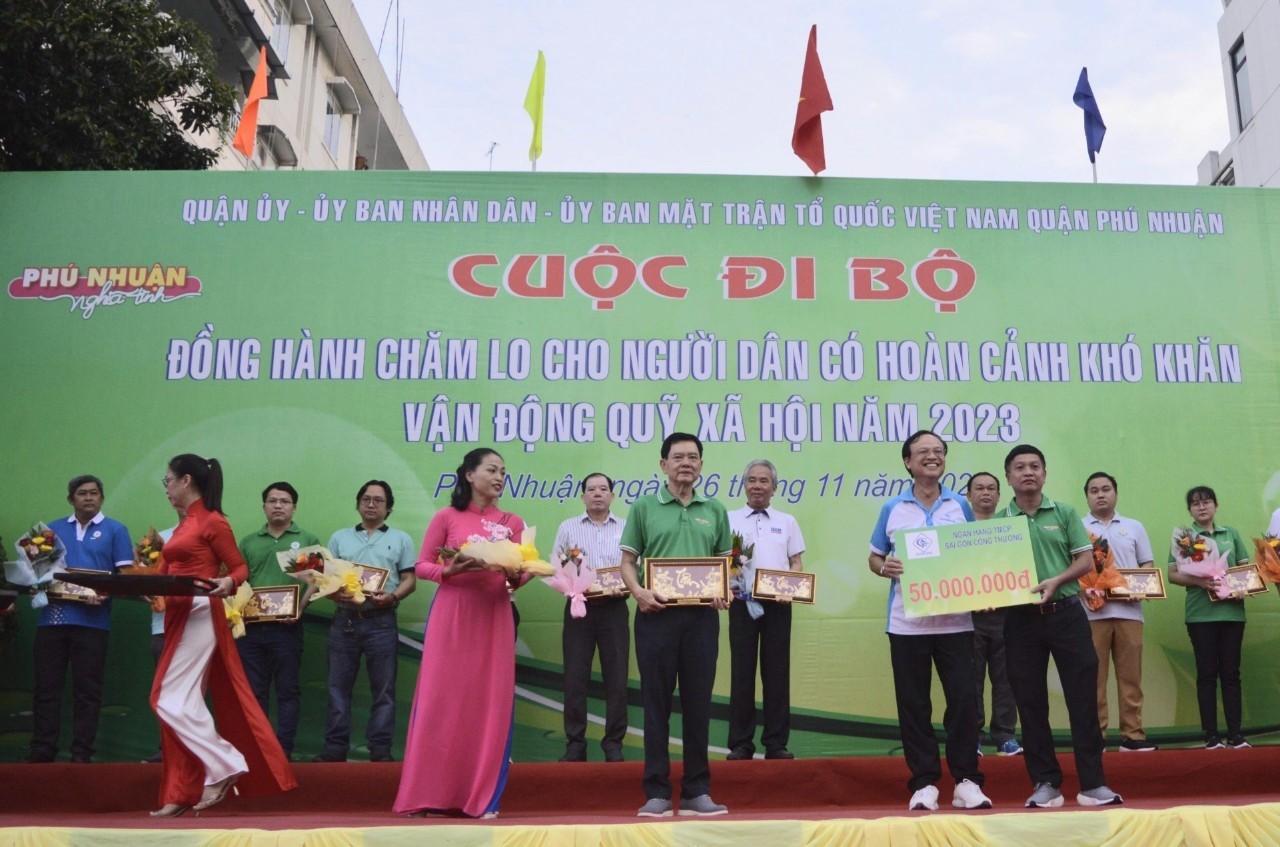 SAIGONBANK ủng hộ 50 triệu cho Quỹ Xã hội quận Phú Nhuận đồng hành cùng người dân có hoàn cảnh khó khăn năm 2023