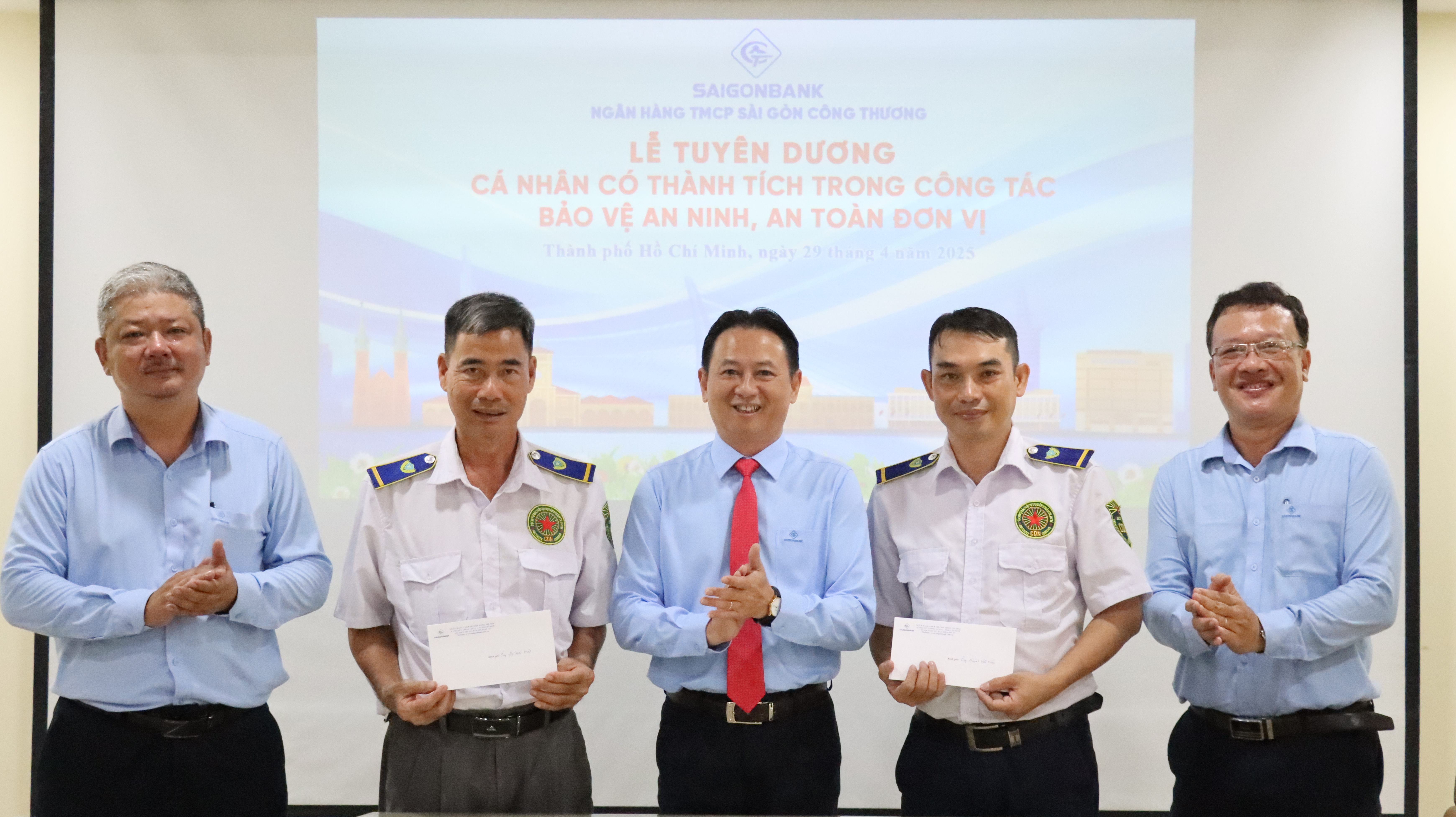 SAIGONBANK TUYÊN DƯƠNG CÁ NHÂN CÓ THÀNH TÍCH TRONG CÔNG TÁC BẢO VỆ AN NINH, AN TOÀN ĐƠN VỊ