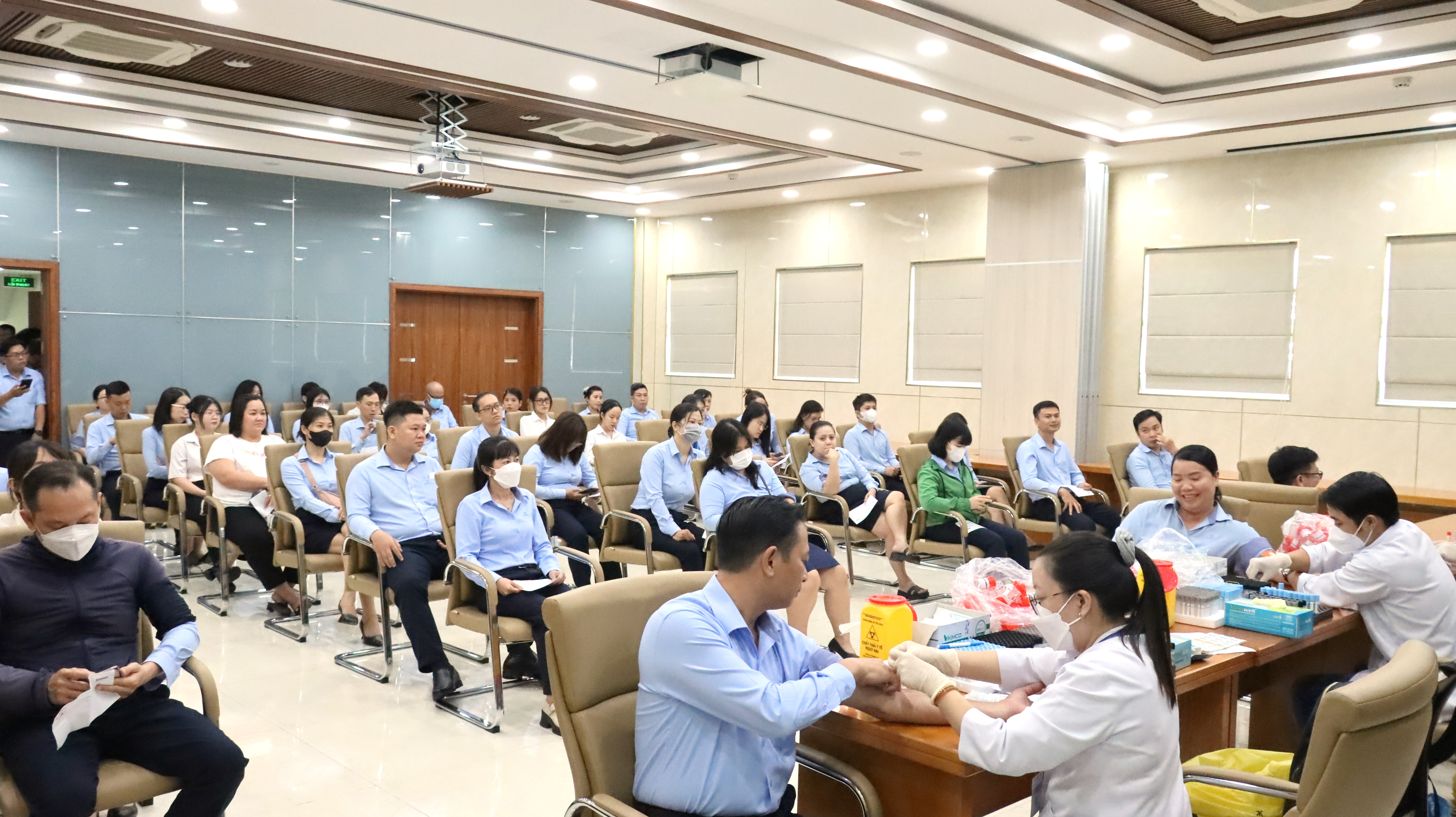 SAIGONBANK TỔ CHỨC KHÁM SỨC KHỎE ĐỊNH KỲ CHO CÁN BỘ NHÂN VIÊN - KHẲNG ĐỊNH GIÁ TRỊ CON NGƯỜI LÀ TRUNG TÂM PHÁT TRIỂN