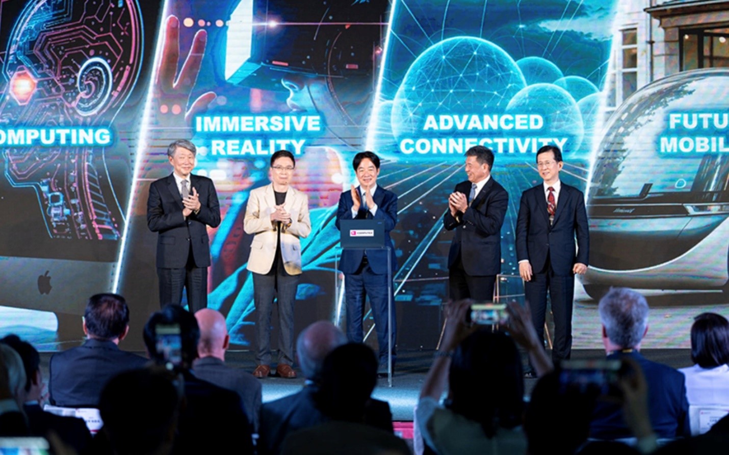Tham dự COMPUTEX TAIPEI 2025, đoàn doanh nghiệp TP.HCM không chỉ tiếp cận các công nghệ AI mới nhất mà còn thúc đẩy kết nối hợp tác, mở rộng cơ hội chuyển đổi số và hội nhập toàn cầu.