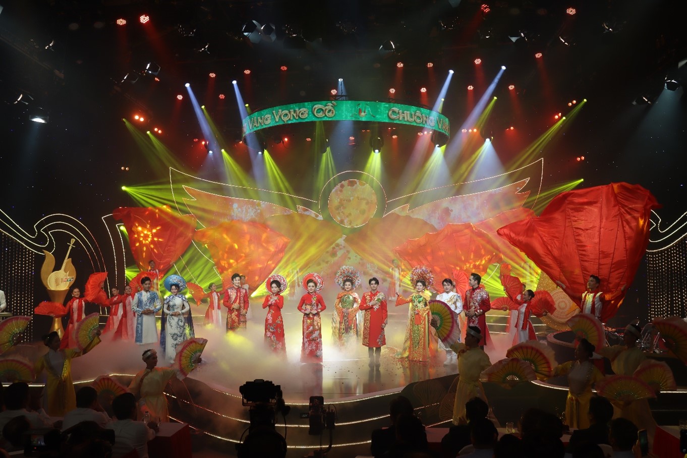 Đặng Thị Thuỳ Dương đăng quang Quán quân Chuông vàng vọng cổ 2025