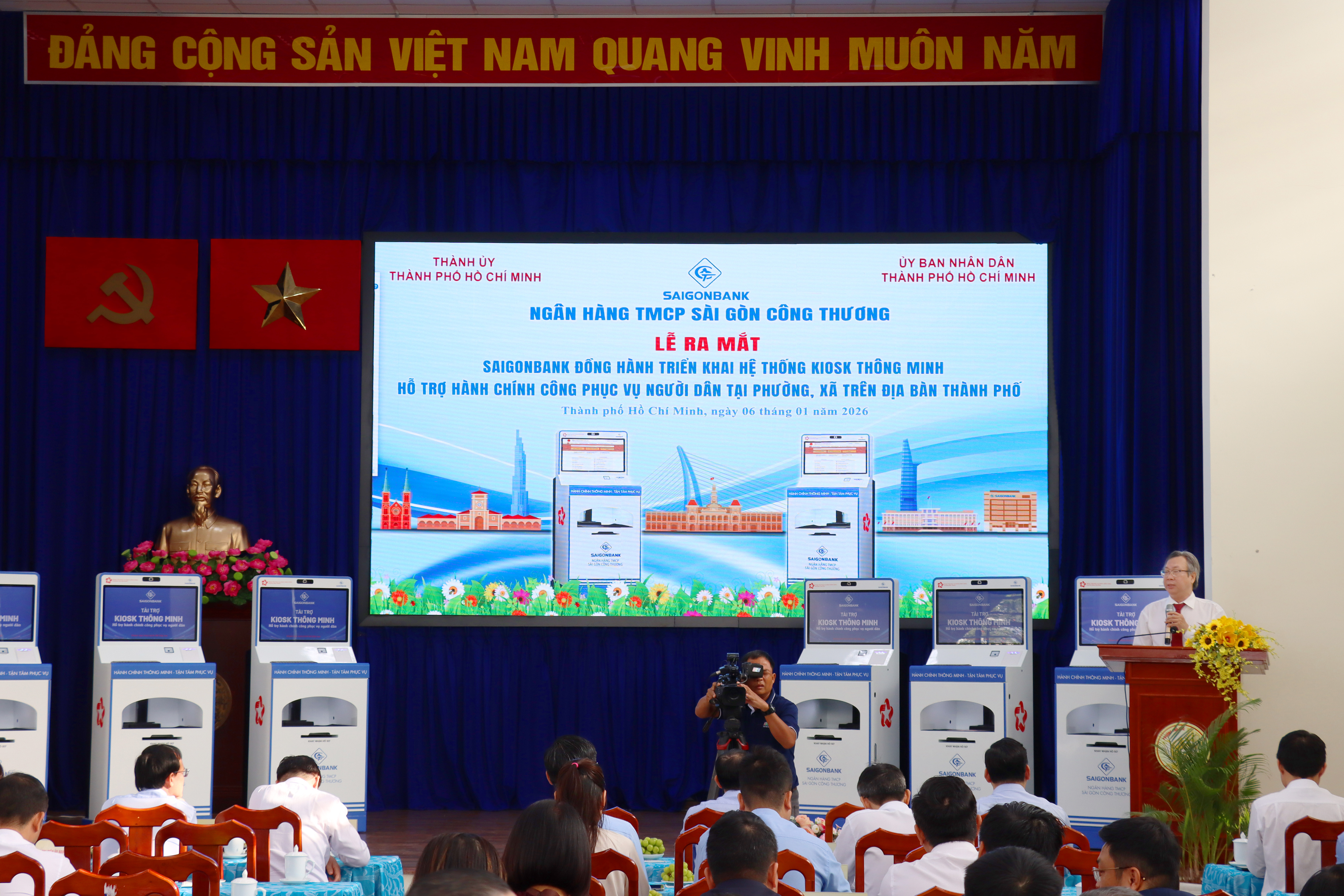 SAIGONBANK ra mắt giải pháp trang bị hệ thống kiosk thông minh hỗ trợ hành chính công tại TP. Hồ Chí Minh