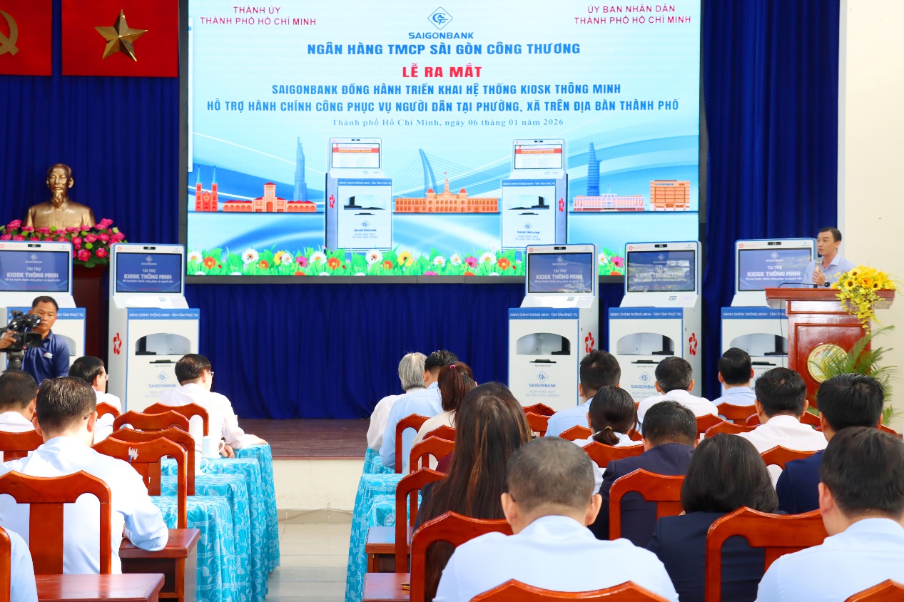 SAIGONBANK “chào sân” hệ thống kiosk thông minh hỗ trợ hành chính công