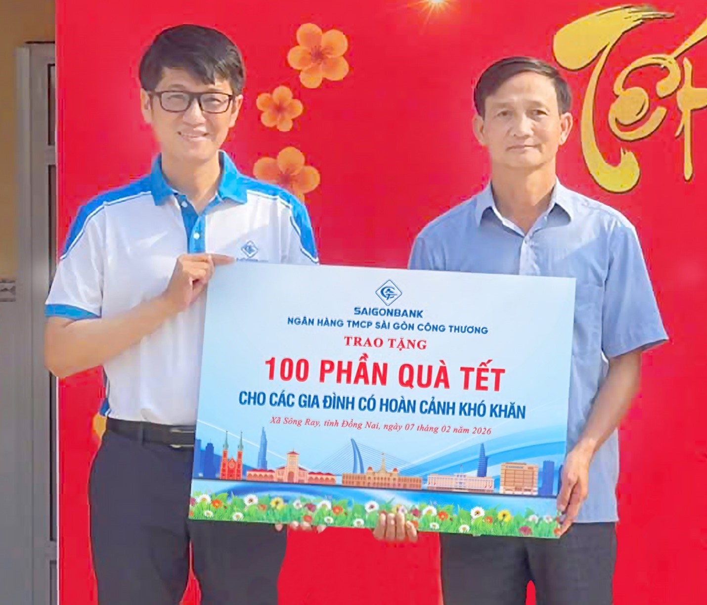 SAIGONBANK – CHI NHÁNH ĐỒNG NAI TRAO TẶNG 100 PHẦN QUÀ TẾT TẠI XÃ SÔNG RAY