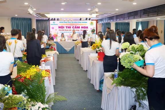 SAIGONBANK RỰC RỠ SẮC HOA MỪNG 39 NĂM THÀNH LẬP